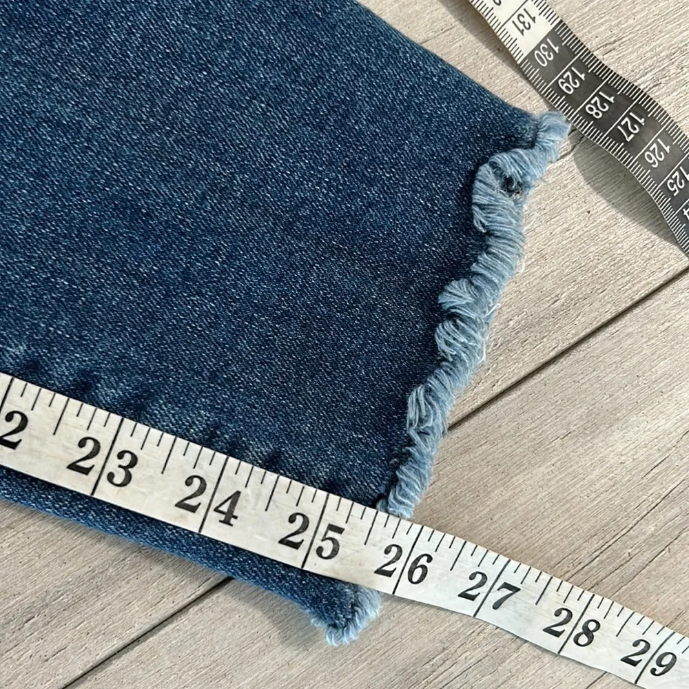 DL1961 distressed raw